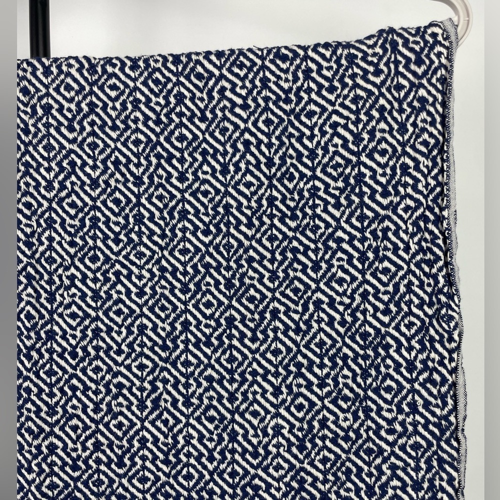 Textured Blue‎ White Striped Rectangular Scarf Beach Throw Blanket Fringe Hem - Picture 3 of 7
